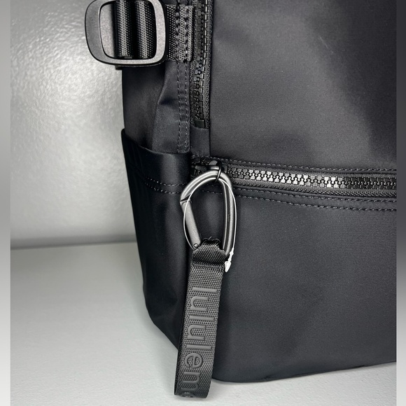 Lululemon New Crew Backpack 22L
Updated Black  UU - Picture 6 of 10